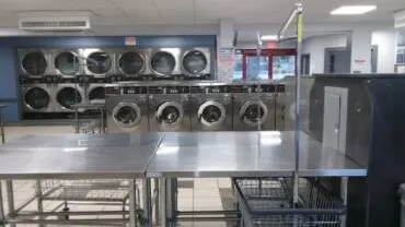 Enhancing Your Laundry Experience: 5 Essential Tips for Selecting the Best Laundromat Services